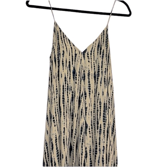 Zara Women’s Cream Khaki and Blue Batik Print Tie Back V Neck Maxi Dress Sz M/L - Picture 2 of 10